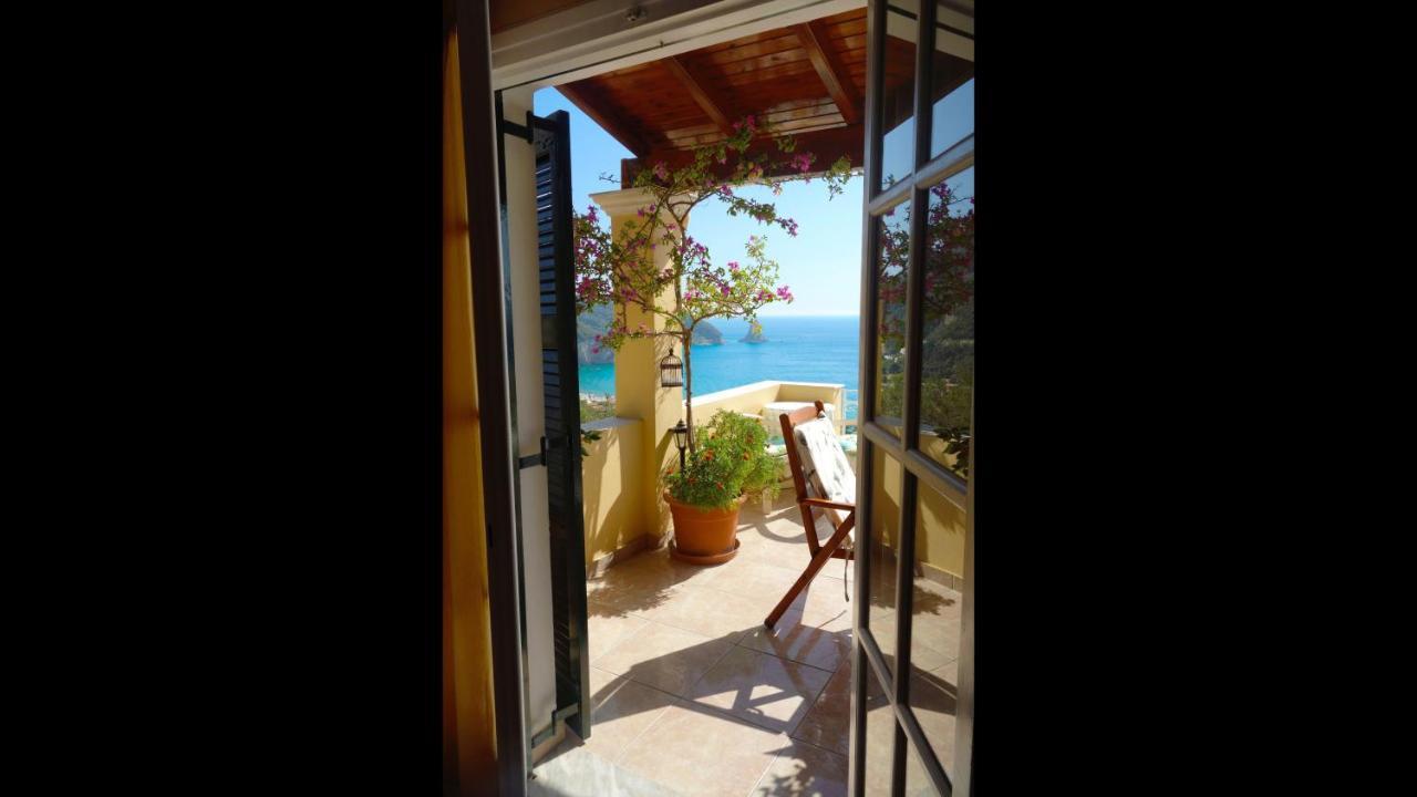 Natalia Apartment B With Panoramic Sea Views Of Agios Gordios Bay Bagian luar foto
